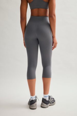 Moon Compressive High-Rise Capri