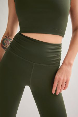 Terrace Compressive Pleated Waistband Legging