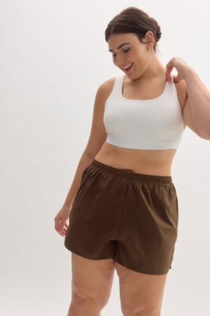 Chestnut Gazelle Short